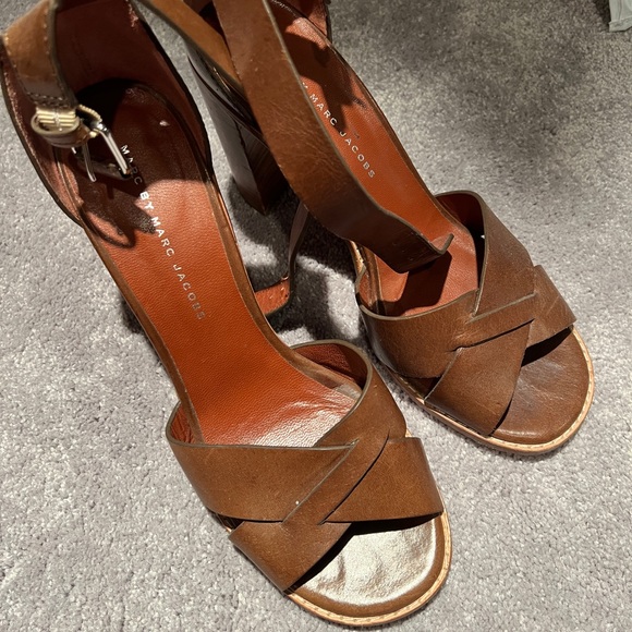 Marc by Marc Jacobsen sandals 38.5 tan - Picture 1 of 3